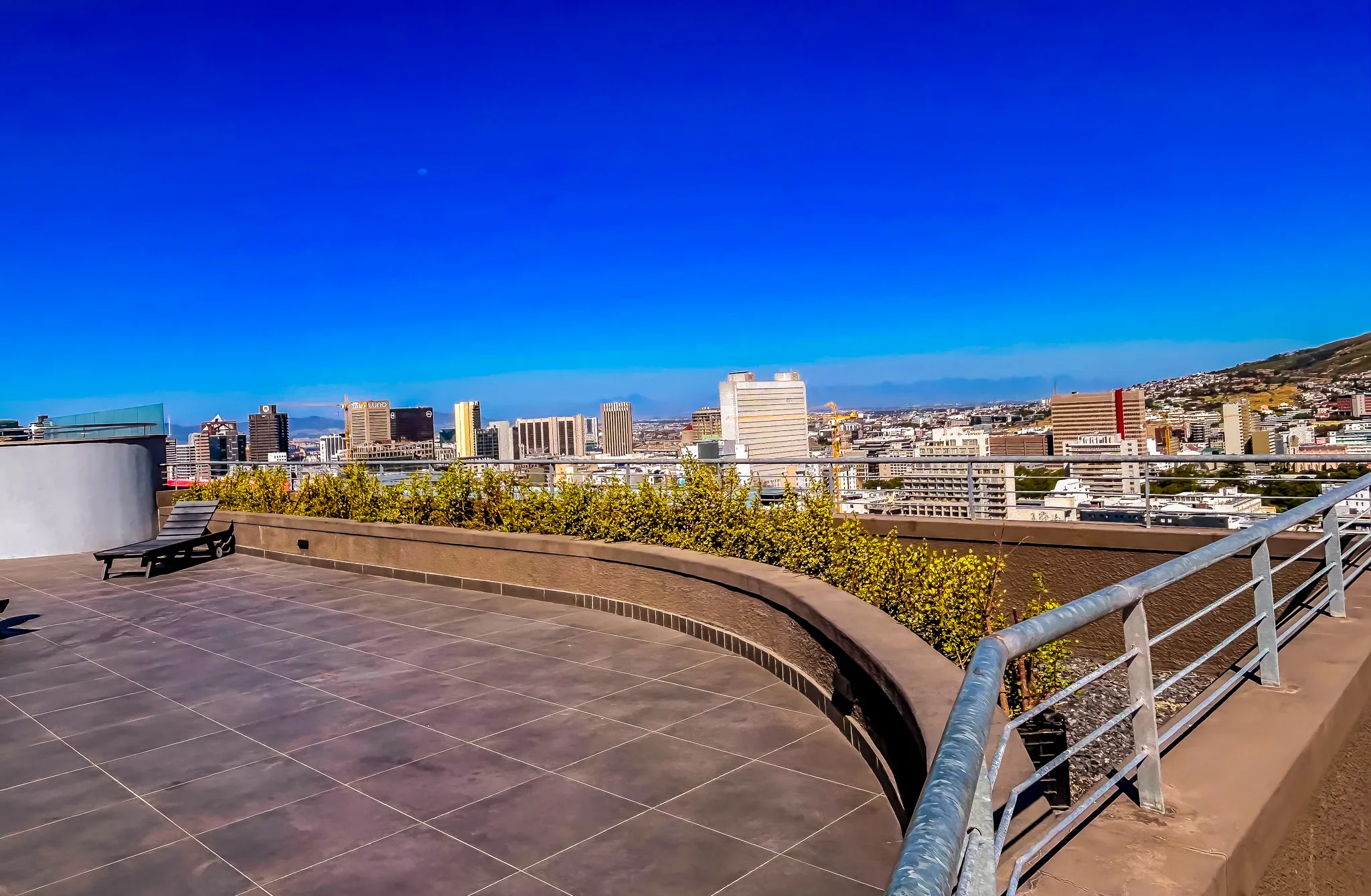 Vista panorâmica da cidade a partir do telhado